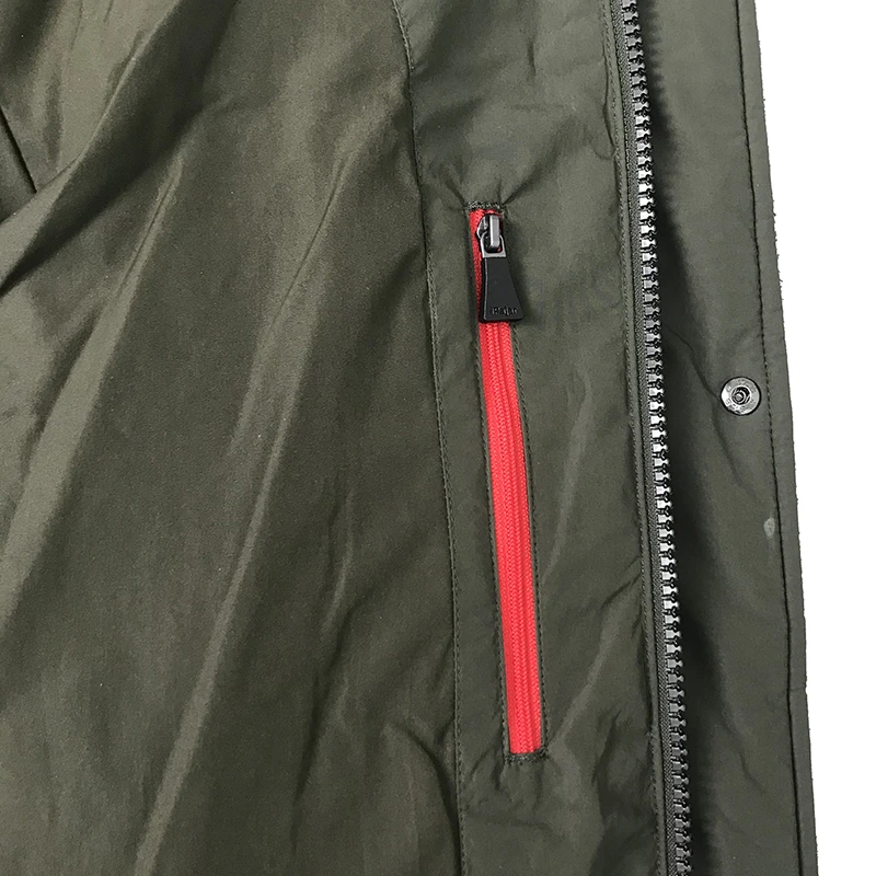 Mens thick puffer jacket with hood B Mens thick puffer jacket with hood B
